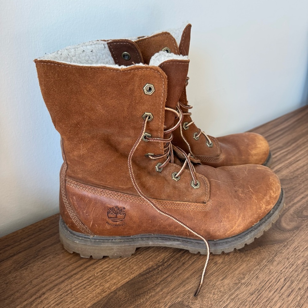 Timberland Tan Leather Lace-Up Boots